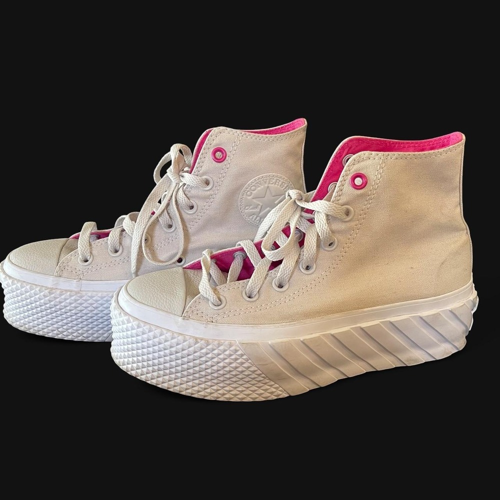 Converse Chuck Taylor All Star Lugged 2.0 White Pink High Top Platform 571676C